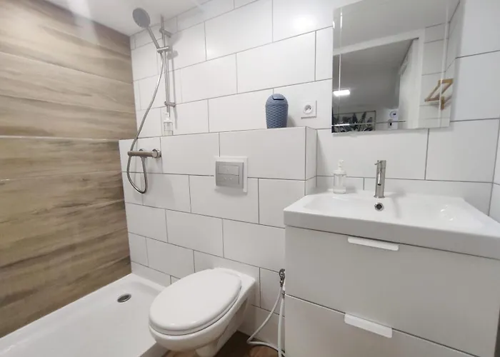 Habitación en casa particular Parentale Indépendante En - *